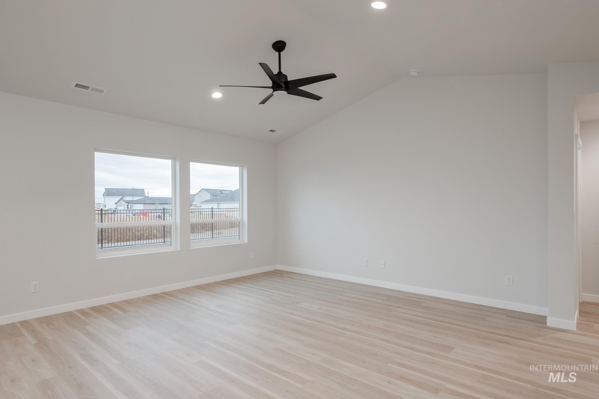 16698 Dunning Way, Caldwell, Idaho 83607, 4 Bedrooms, 2 Bathrooms, Residential For Sale, Price $424,990,MLS 98967489