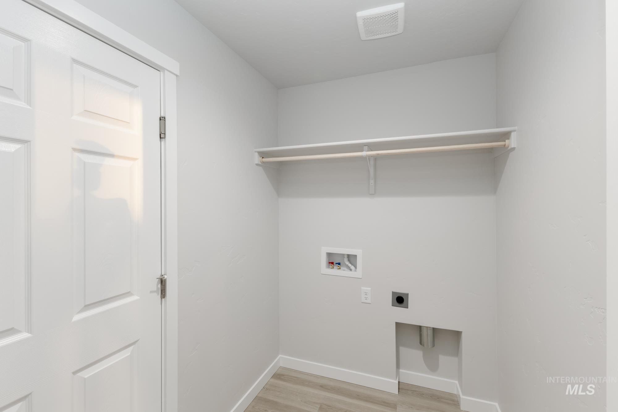 7406 S Menzingers Ave, Meridian, Idaho 83642, 3 Bedrooms, 2 Bathrooms, Residential For Sale, Price $399,990,MLS 98967490