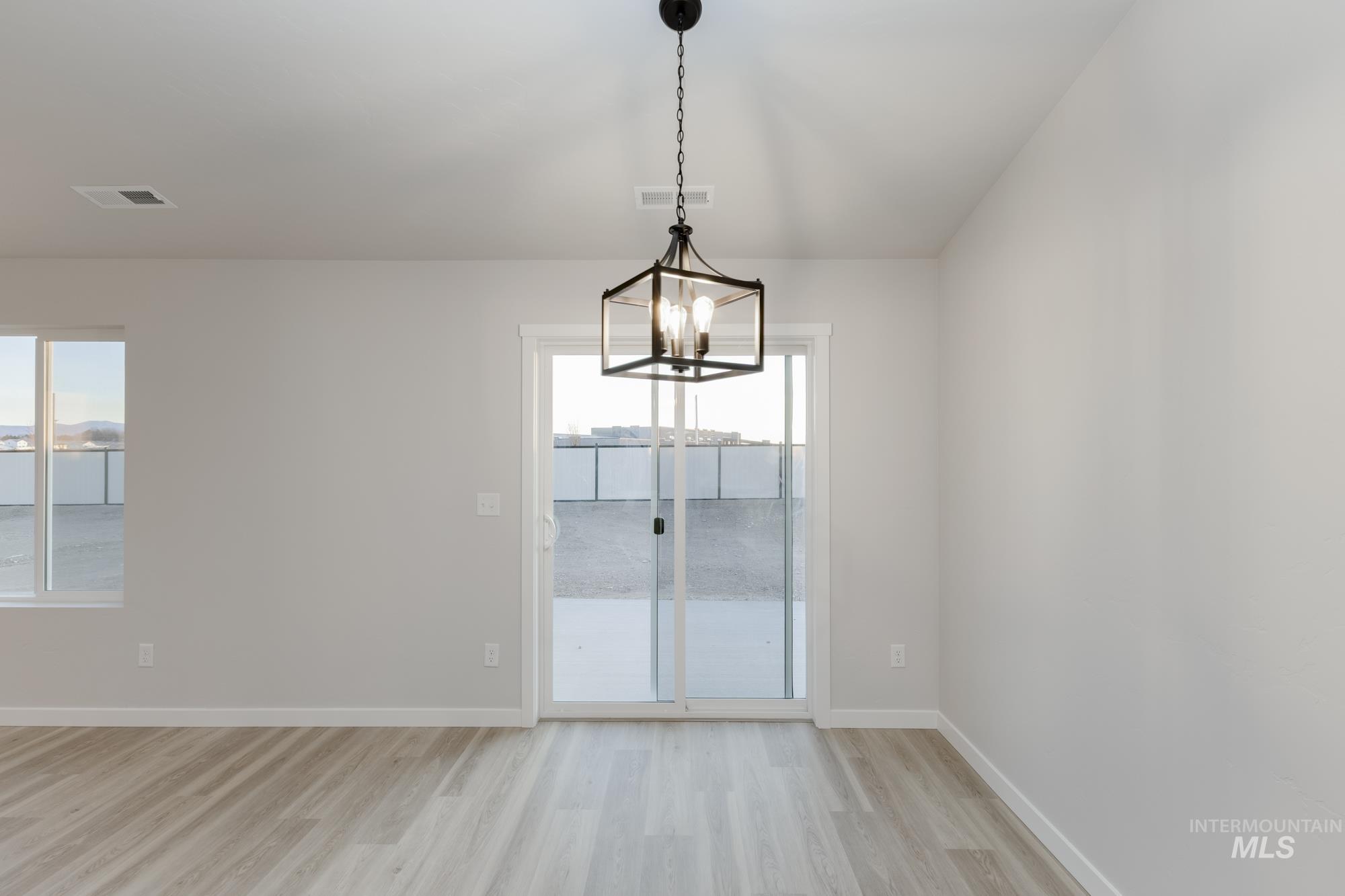 7406 S Menzingers Ave, Meridian, Idaho 83642, 3 Bedrooms, 2 Bathrooms, Residential For Sale, Price $399,990,MLS 98967490