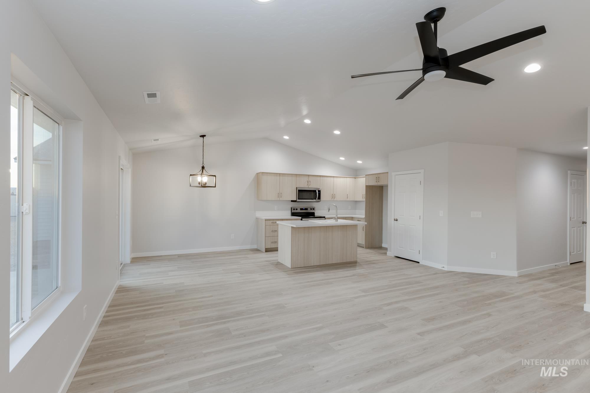 7406 S Menzingers Ave, Meridian, Idaho 83642, 3 Bedrooms, 2 Bathrooms, Residential For Sale, Price $399,990,MLS 98967490