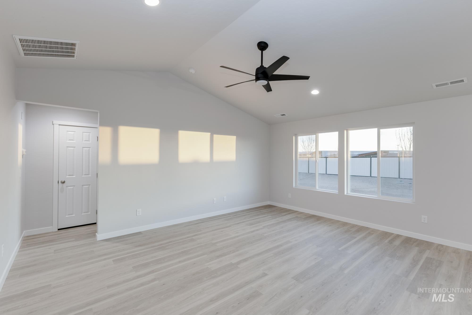 7406 S Menzingers Ave, Meridian, Idaho 83642, 3 Bedrooms, 2 Bathrooms, Residential For Sale, Price $399,990,MLS 98967490