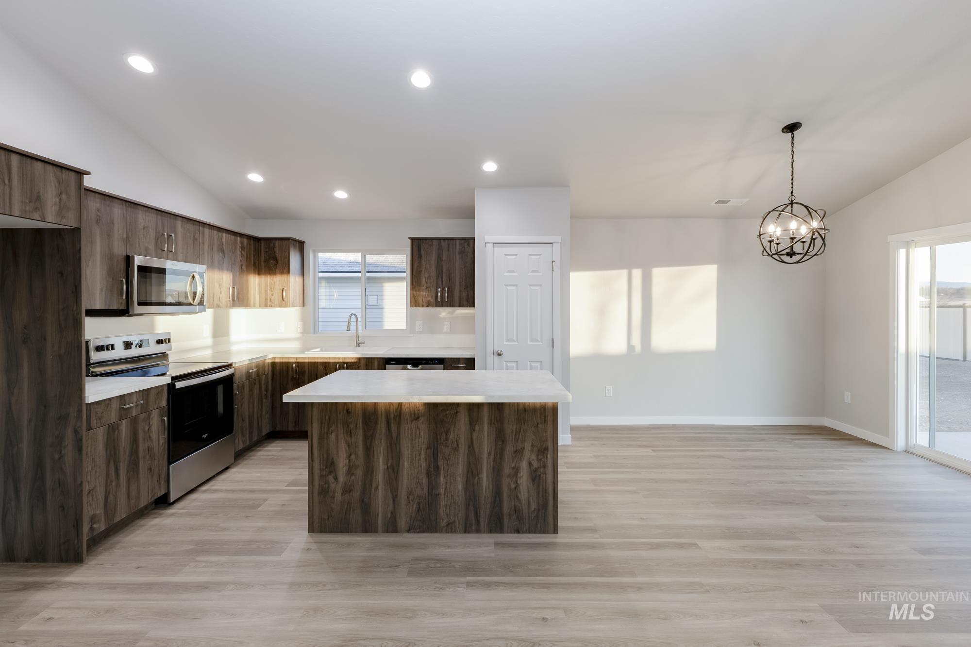 7384 S Menzingers Ave, Meridian, Idaho 83642, 3 Bedrooms, 2 Bathrooms, Residential For Sale, Price $418,990,MLS 98967491