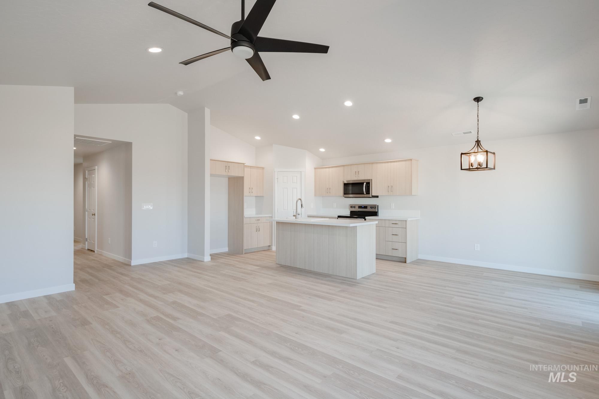 7439 S Menzingers Ave, Meridian, Idaho 83642, 3 Bedrooms, 2 Bathrooms, Residential For Sale, Price $420,990,MLS 98967492