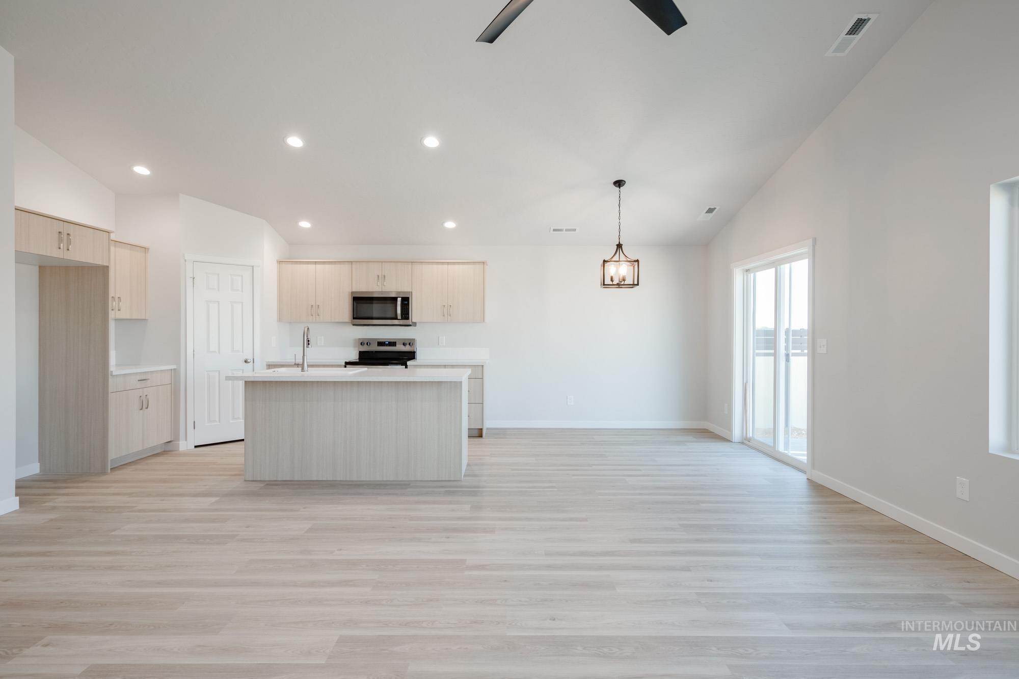 7439 S Menzingers Ave, Meridian, Idaho 83642, 3 Bedrooms, 2 Bathrooms, Residential For Sale, Price $420,990,MLS 98967492