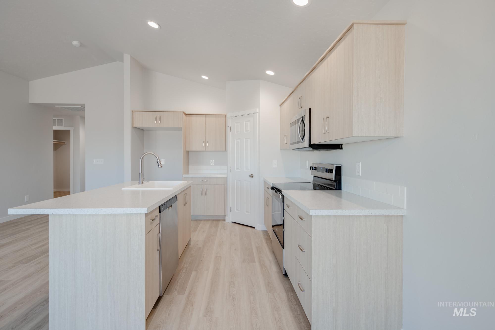 7439 S Menzingers Ave, Meridian, Idaho 83642, 3 Bedrooms, 2 Bathrooms, Residential For Sale, Price $420,990,MLS 98967492