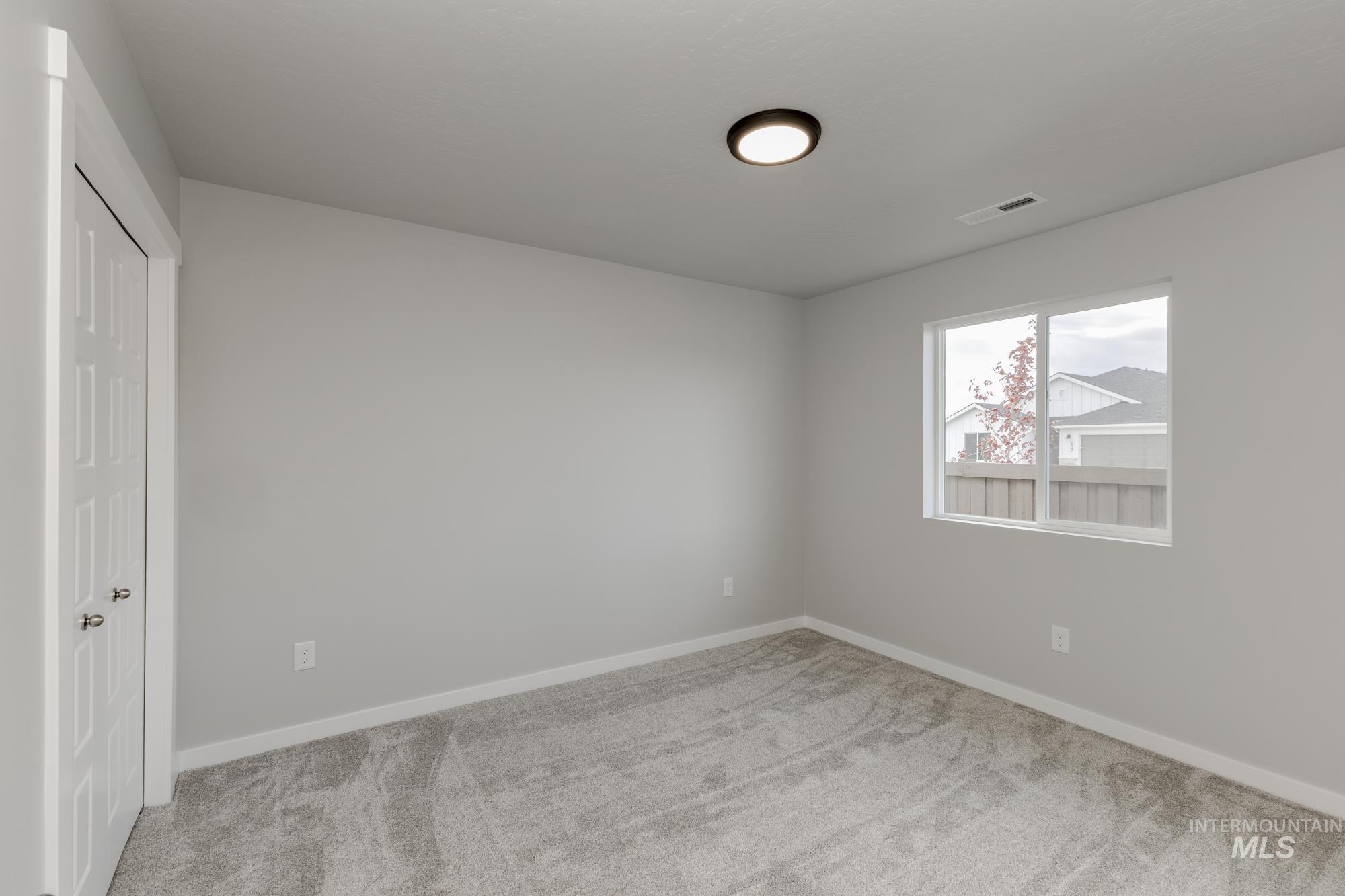 850 N Mirror Creek Way, Meridian, Idaho 83642, 3 Bedrooms, 2 Bathrooms, Residential For Sale, Price $457,990,MLS 98967500