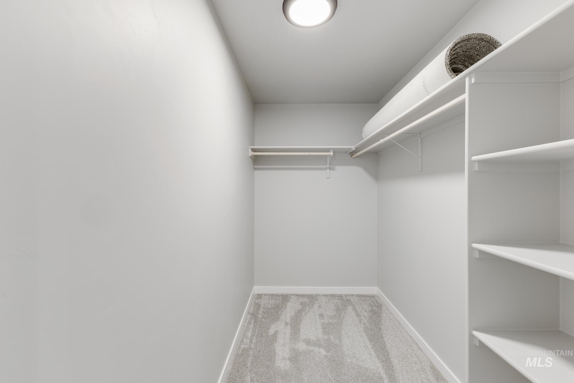 850 N Mirror Creek Way, Meridian, Idaho 83642, 3 Bedrooms, 2 Bathrooms, Residential For Sale, Price $457,990,MLS 98967500