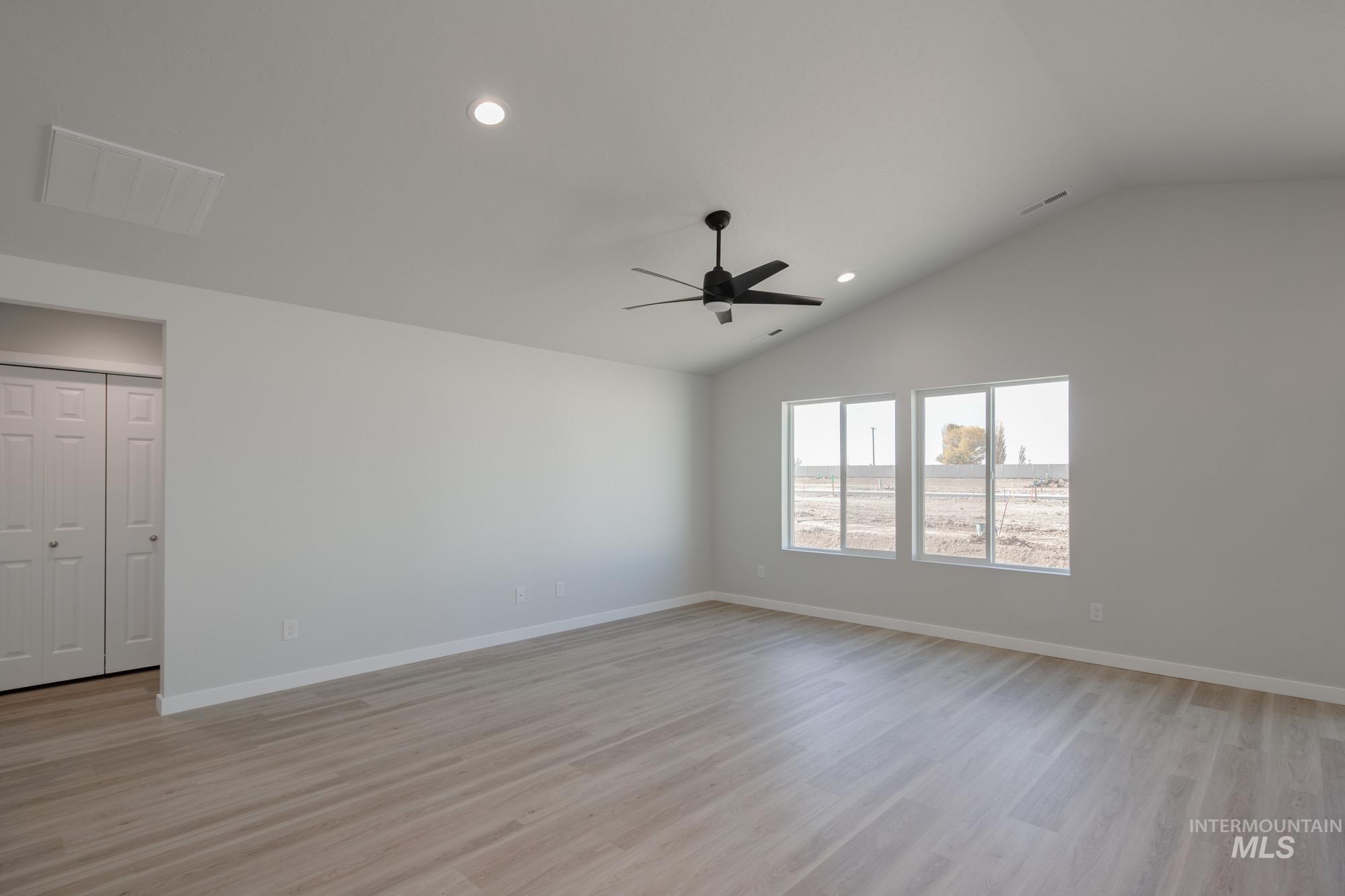 343 N Coltsfoot Ave, Kuna, Idaho 83634, 3 Bedrooms, 2 Bathrooms, Residential For Sale, Price $413,990,MLS 98967501