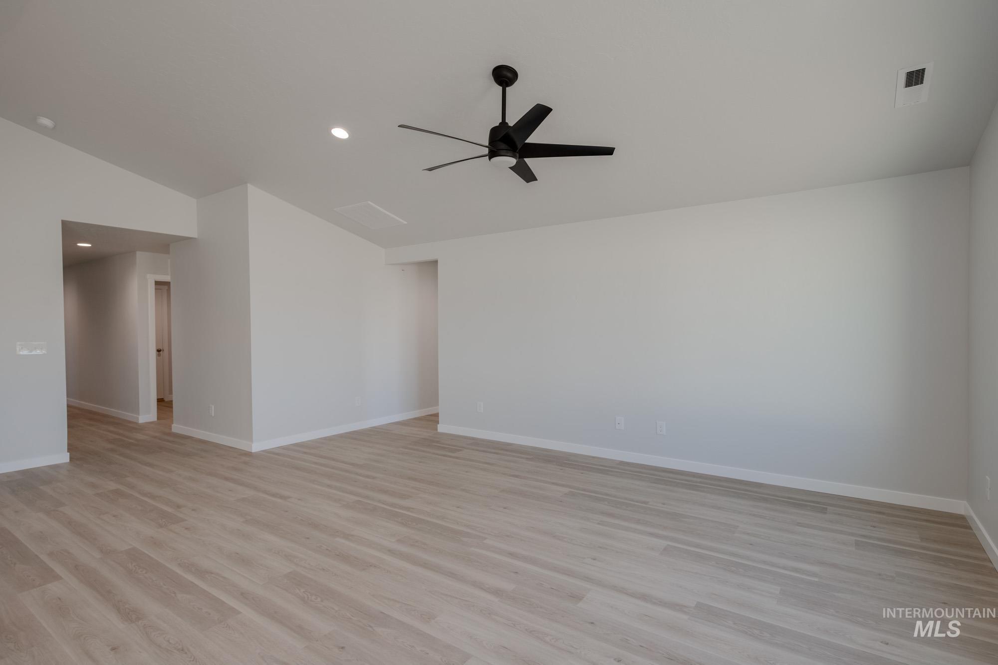 343 N Coltsfoot Ave, Kuna, Idaho 83634, 3 Bedrooms, 2 Bathrooms, Residential For Sale, Price $411,990, 98967501