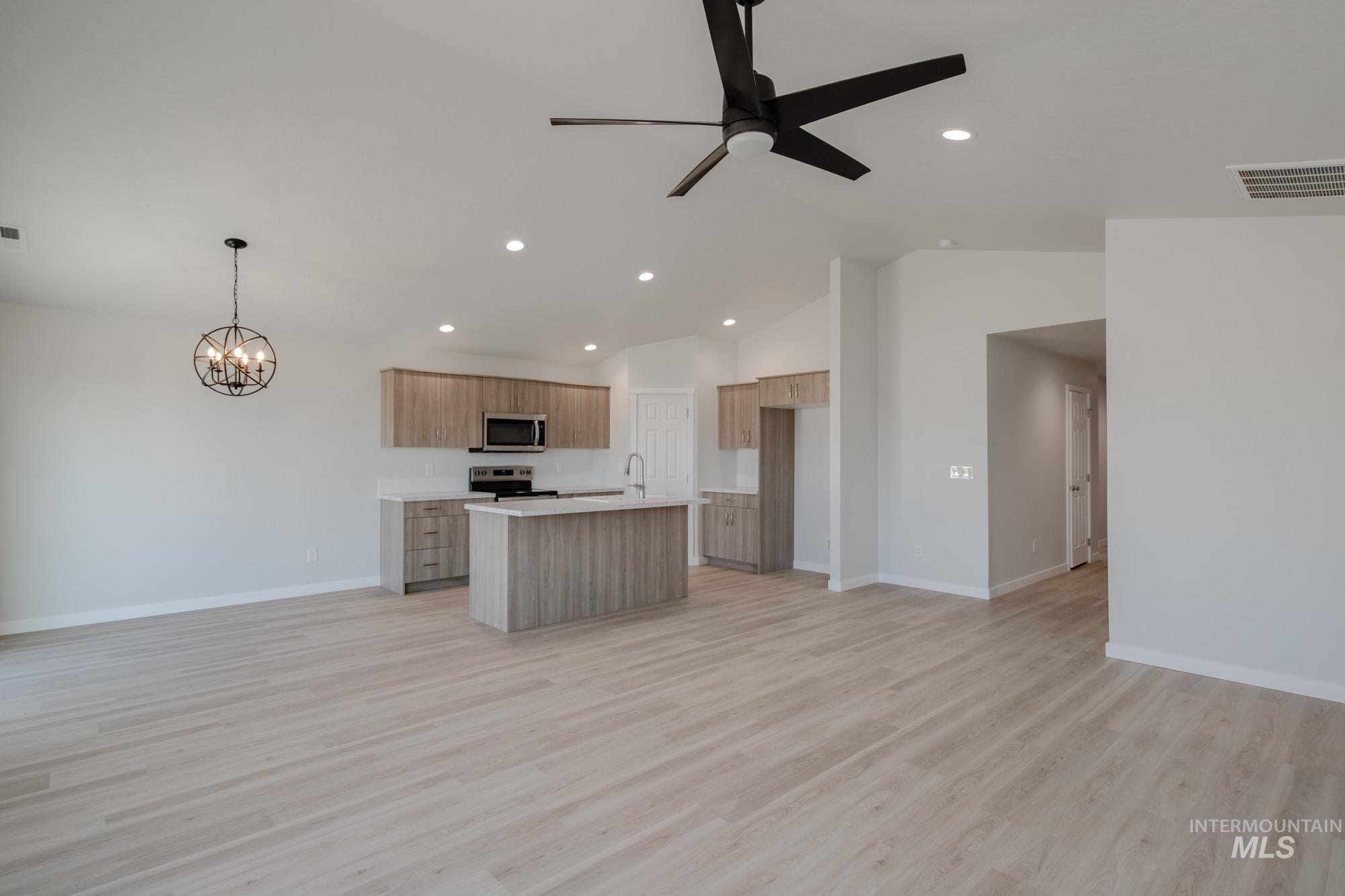 343 N Coltsfoot Ave, Kuna, Idaho 83634, 3 Bedrooms, 2 Bathrooms, Residential For Sale, Price $413,990,MLS 98967501