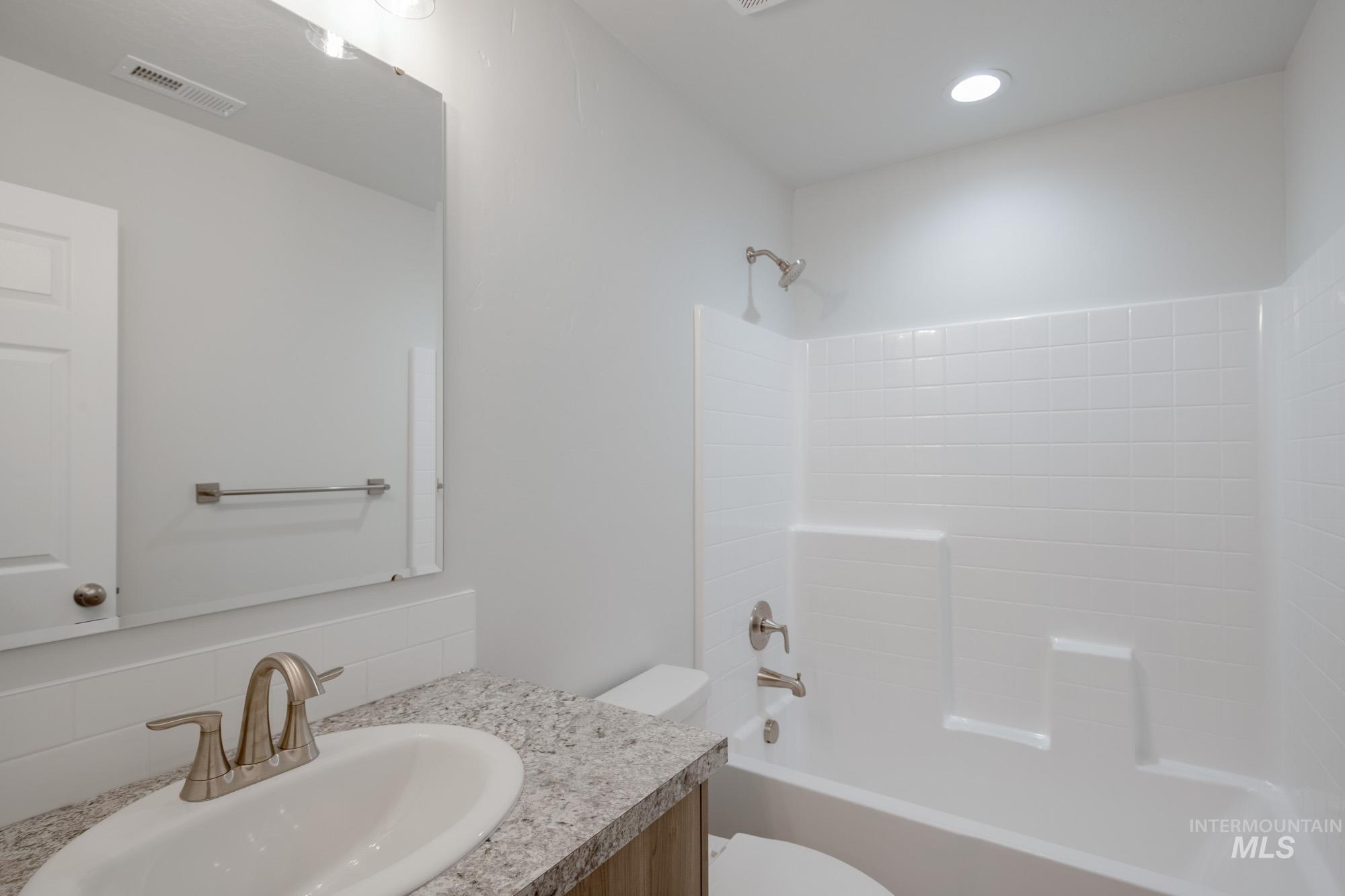 343 N Coltsfoot Ave, Kuna, Idaho 83634, 3 Bedrooms, 2 Bathrooms, Residential For Sale, Price $413,990,MLS 98967501