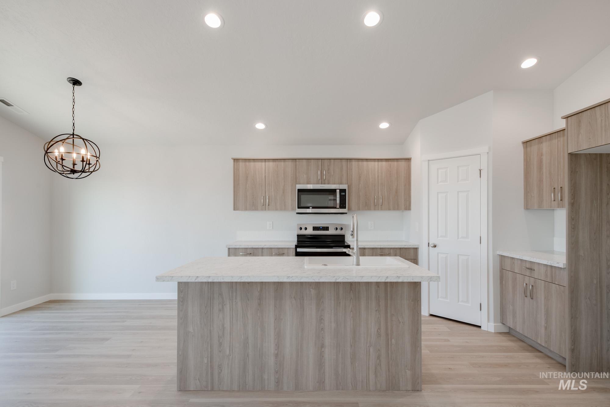 343 N Coltsfoot Ave, Kuna, Idaho 83634, 3 Bedrooms, 2 Bathrooms, Residential For Sale, Price $411,990, 98967501