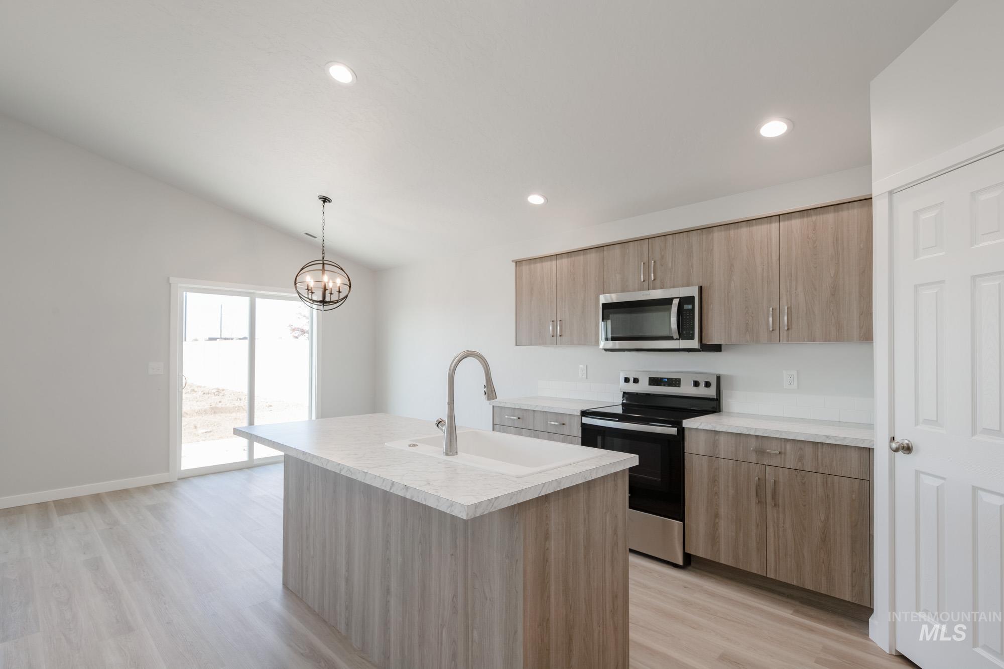 343 N Coltsfoot Ave, Kuna, Idaho 83634, 3 Bedrooms, 2 Bathrooms, Residential For Sale, Price $411,990, 98967501