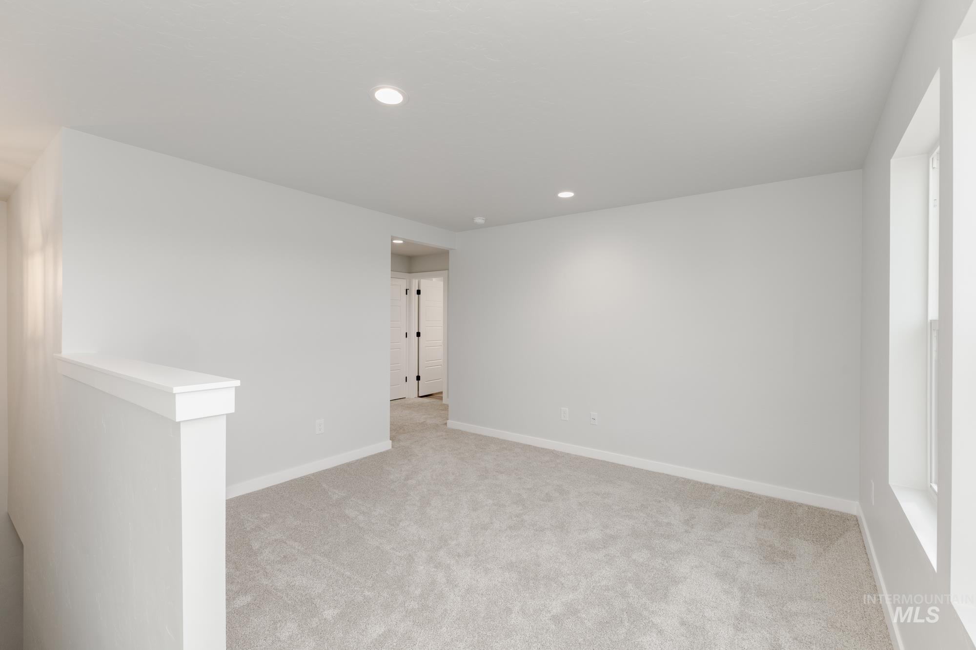 917 N Mirror Creek Way, Meridian, Idaho 83642, 3 Bedrooms, 2.5 Bathrooms, Residential For Sale, Price $474,990,MLS 98967502