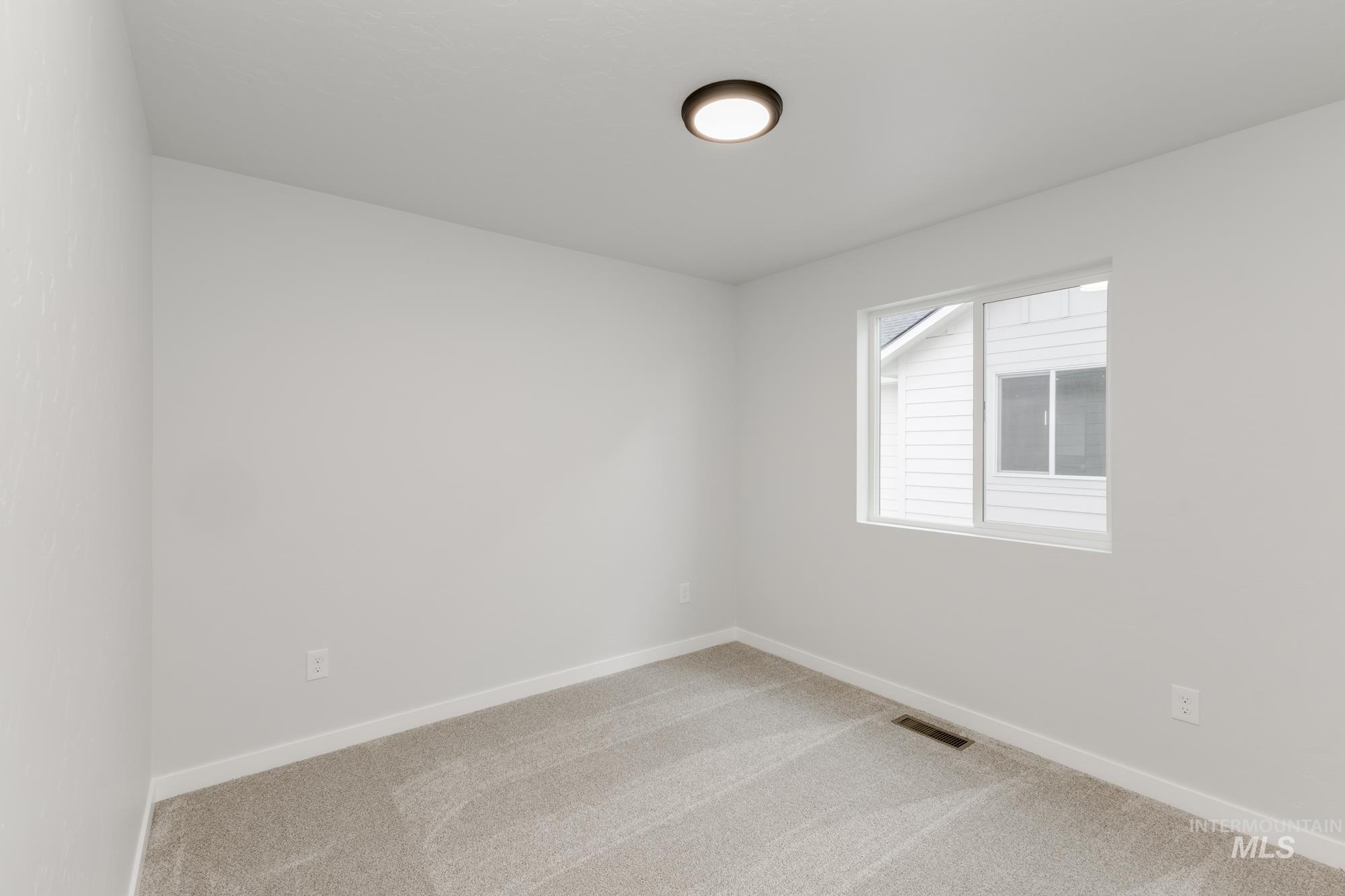 917 N Mirror Creek Way, Meridian, Idaho 83642, 3 Bedrooms, 2.5 Bathrooms, Residential For Sale, Price $474,990,MLS 98967502