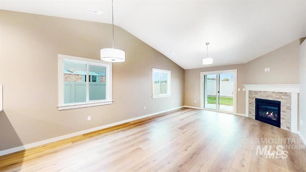 2432 Legacy Ct, Clarkston, Washington 99403, 3 Bedrooms, 2 Bathrooms, Residential For Sale, Price $389,900, 98967503