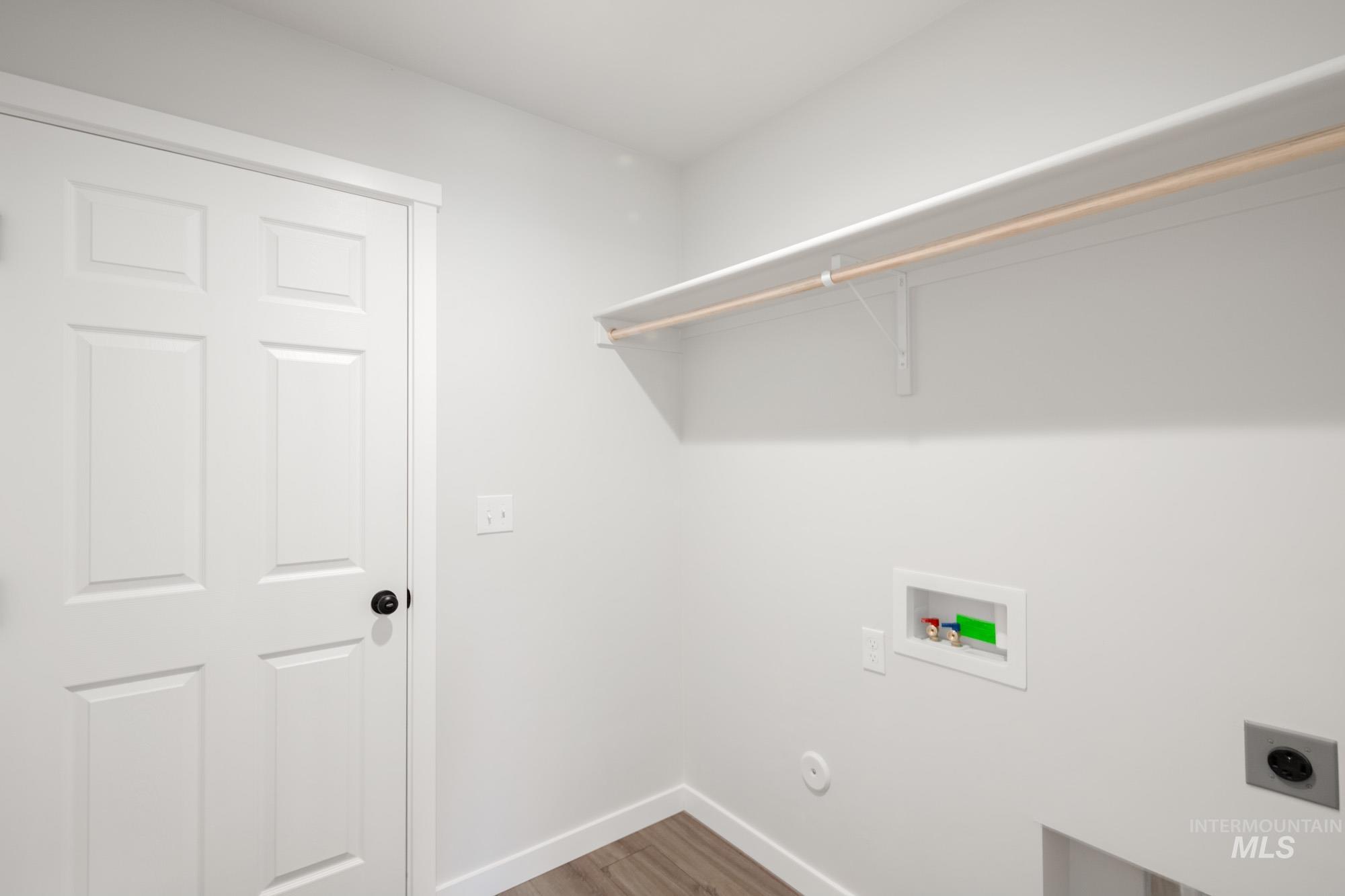 312 N Meadowsweet Ave, Kuna, Idaho 83634, 3 Bedrooms, 2 Bathrooms, Residential For Sale, Price $414,990,MLS 98967504