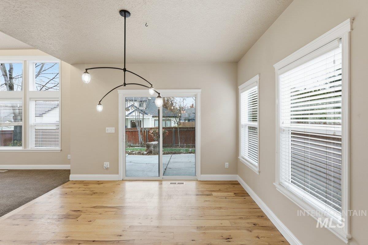 376 E Kite Dr, Eagle, Idaho 83616, 5 Bedrooms, 3.5 Bathrooms, Residential For Sale, Price $855,000,MLS 98967505