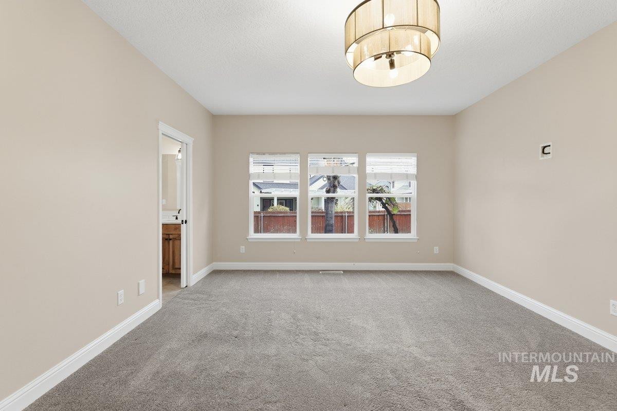 376 E Kite Dr, Eagle, Idaho 83616, 5 Bedrooms, 3.5 Bathrooms, Residential For Sale, Price $855,000,MLS 98967505