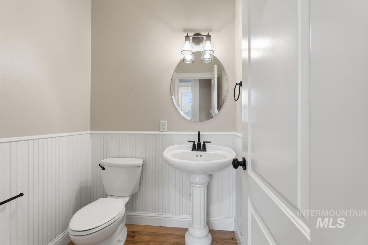 376 E Kite Dr, Eagle, Idaho 83616, 5 Bedrooms, 3.5 Bathrooms, Residential For Sale, Price $855,000,MLS 98967505