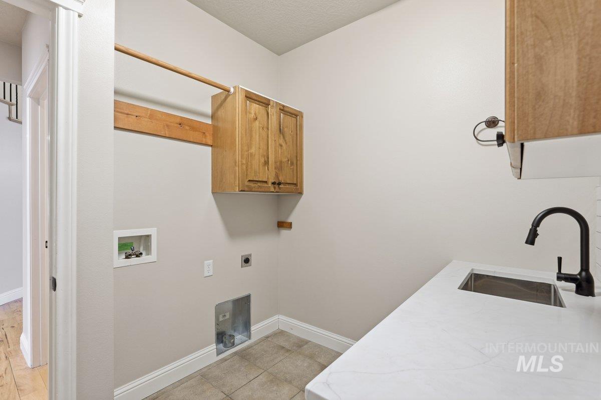 376 E Kite Dr, Eagle, Idaho 83616, 5 Bedrooms, 3.5 Bathrooms, Residential For Sale, Price $855,000,MLS 98967505