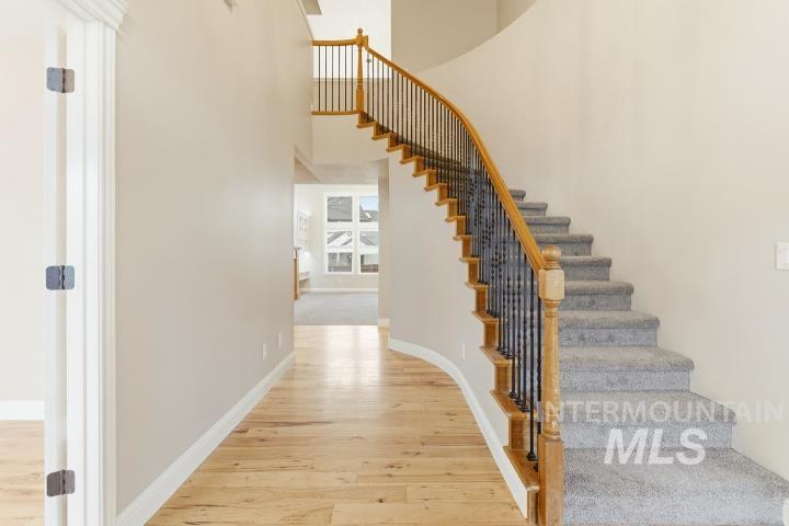 376 E Kite Dr, Eagle, Idaho 83616, 5 Bedrooms, 3.5 Bathrooms, Residential For Sale, Price $855,000,MLS 98967505