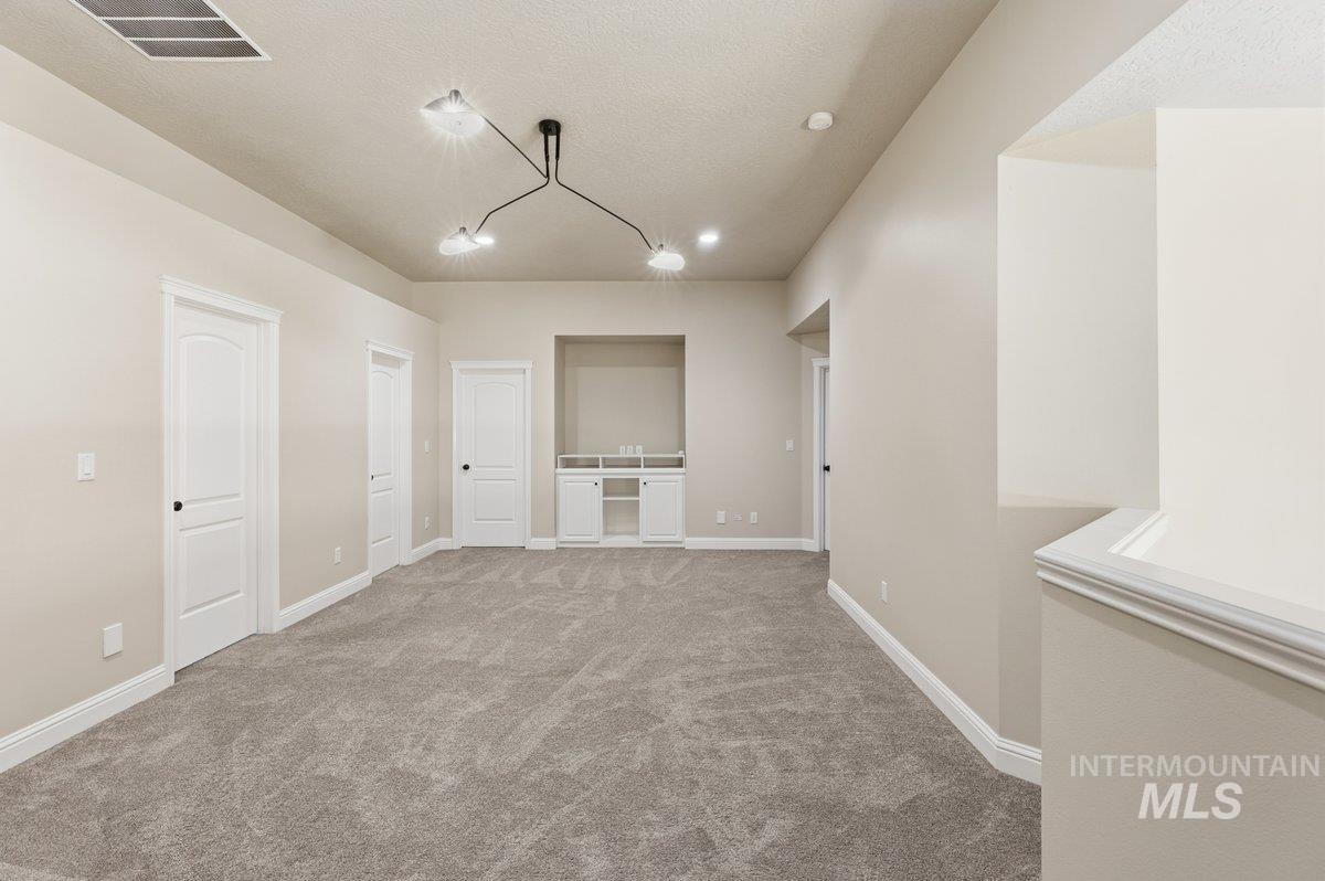 376 E Kite Dr, Eagle, Idaho 83616, 5 Bedrooms, 3.5 Bathrooms, Residential For Sale, Price $855,000,MLS 98967505