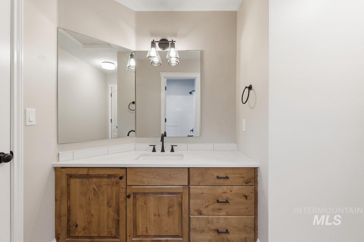 376 E Kite Dr, Eagle, Idaho 83616, 5 Bedrooms, 3.5 Bathrooms, Residential For Sale, Price $855,000,MLS 98967505