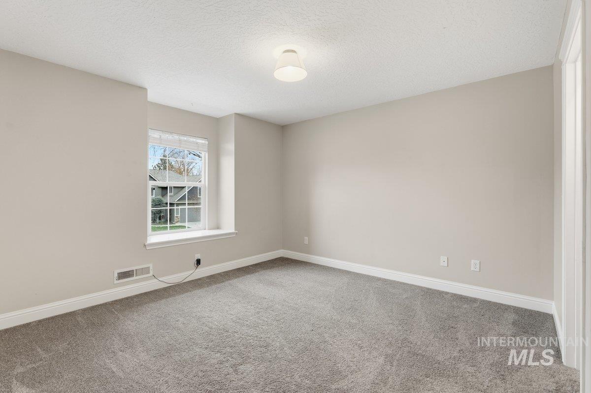 376 E Kite Dr, Eagle, Idaho 83616, 5 Bedrooms, 3.5 Bathrooms, Residential For Sale, Price $855,000,MLS 98967505