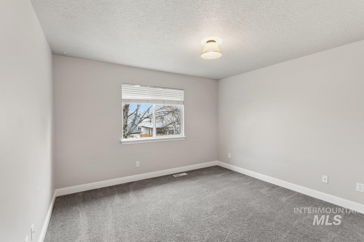 376 E Kite Dr, Eagle, Idaho 83616, 5 Bedrooms, 3.5 Bathrooms, Residential For Sale, Price $855,000,MLS 98967505