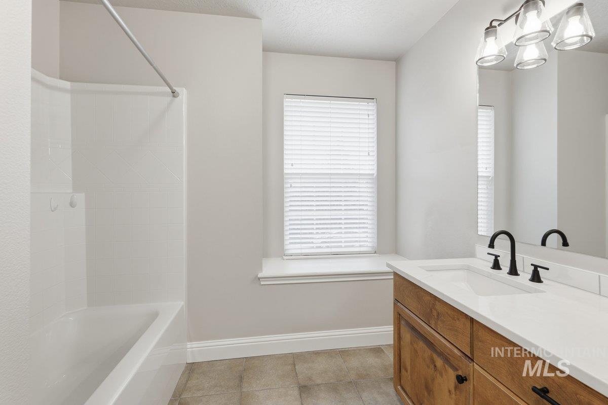 376 E Kite Dr, Eagle, Idaho 83616, 5 Bedrooms, 3.5 Bathrooms, Residential For Sale, Price $855,000,MLS 98967505