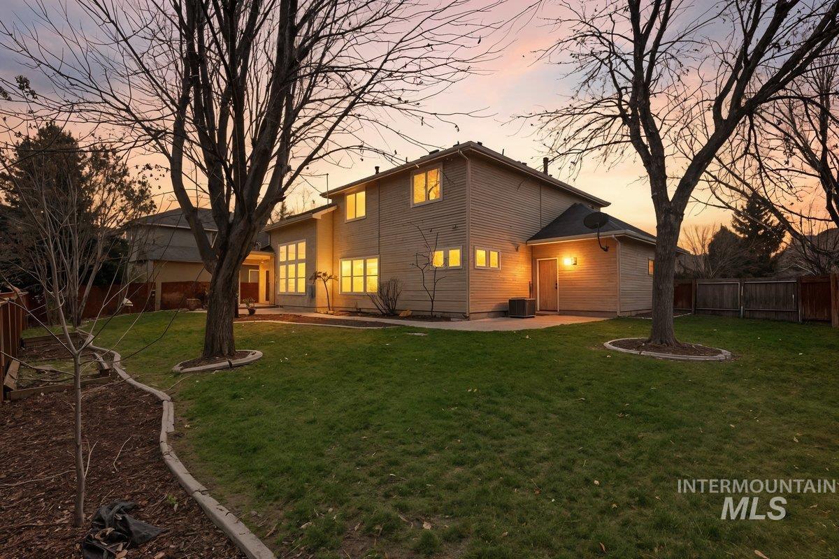 376 E Kite Dr, Eagle, Idaho 83616, 5 Bedrooms, 3.5 Bathrooms, Residential For Sale, Price $855,000,MLS 98967505