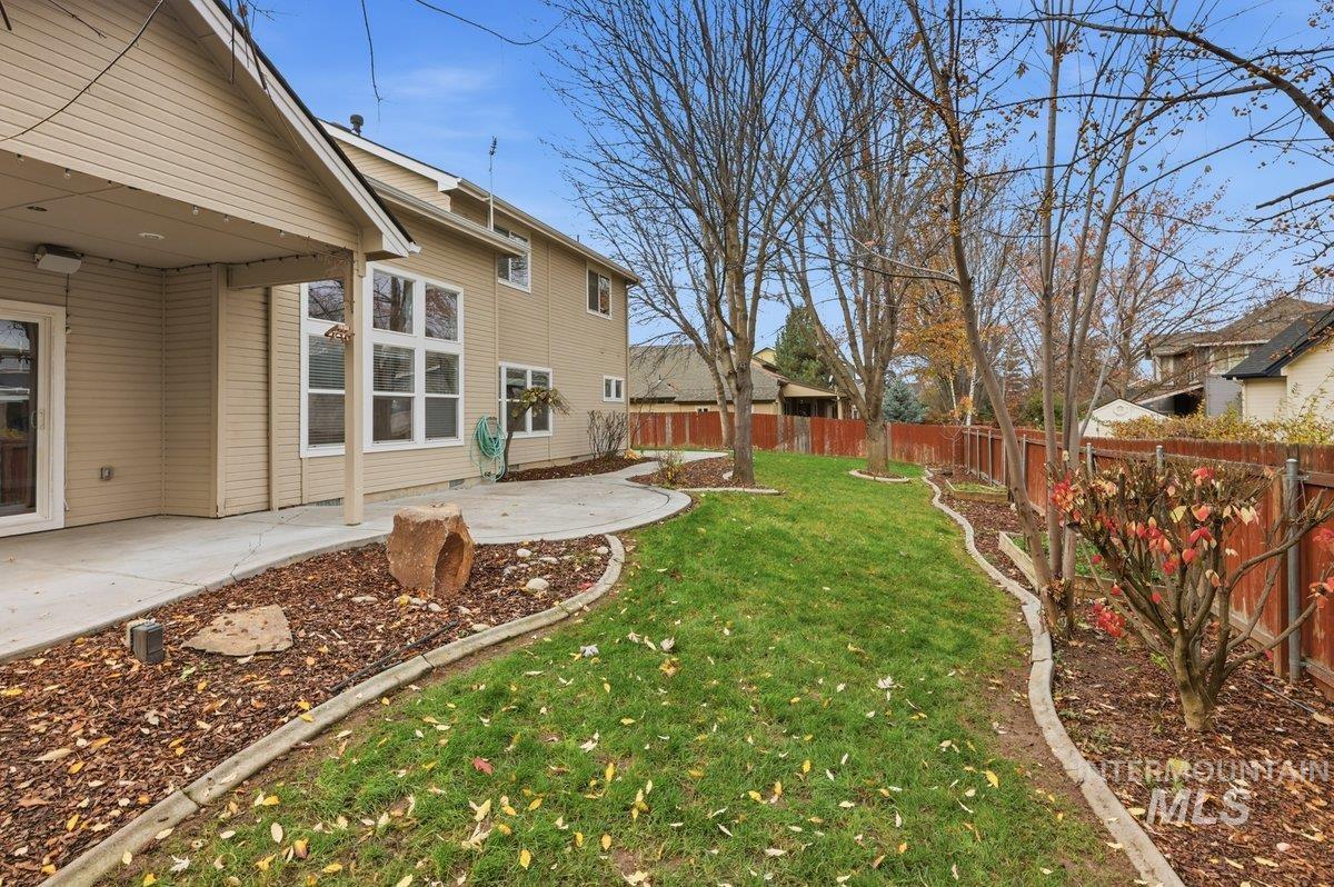 376 E Kite Dr, Eagle, Idaho 83616, 5 Bedrooms, 3.5 Bathrooms, Residential For Sale, Price $855,000,MLS 98967505