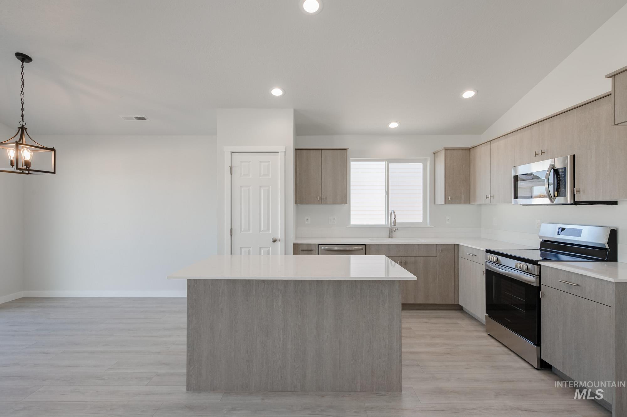 2288 W Penstemon St, Kuna, Idaho 83634, 3 Bedrooms, 2 Bathrooms, Residential For Sale, Price $412,990,MLS 98967506