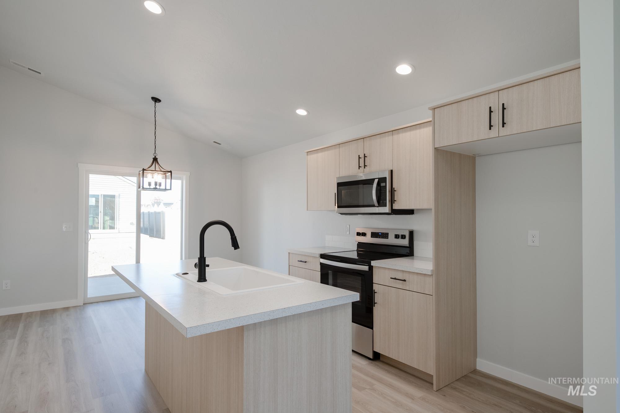 347 N Meadowsweet Ave, Kuna, Idaho 83634, 3 Bedrooms, 2 Bathrooms, Residential For Sale, Price $379,990,MLS 98967508