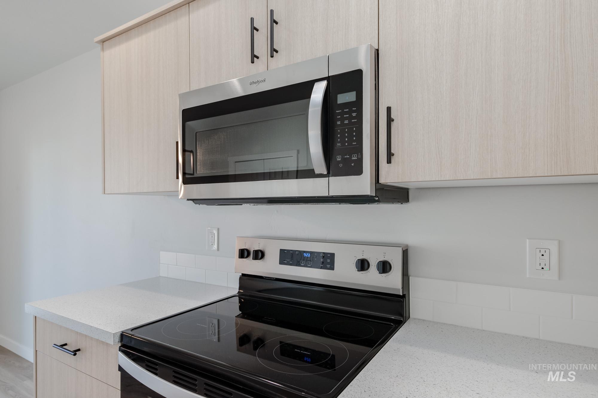 347 N Meadowsweet Ave, Kuna, Idaho 83634, 3 Bedrooms, 2 Bathrooms, Residential For Sale, Price $379,990,MLS 98967508