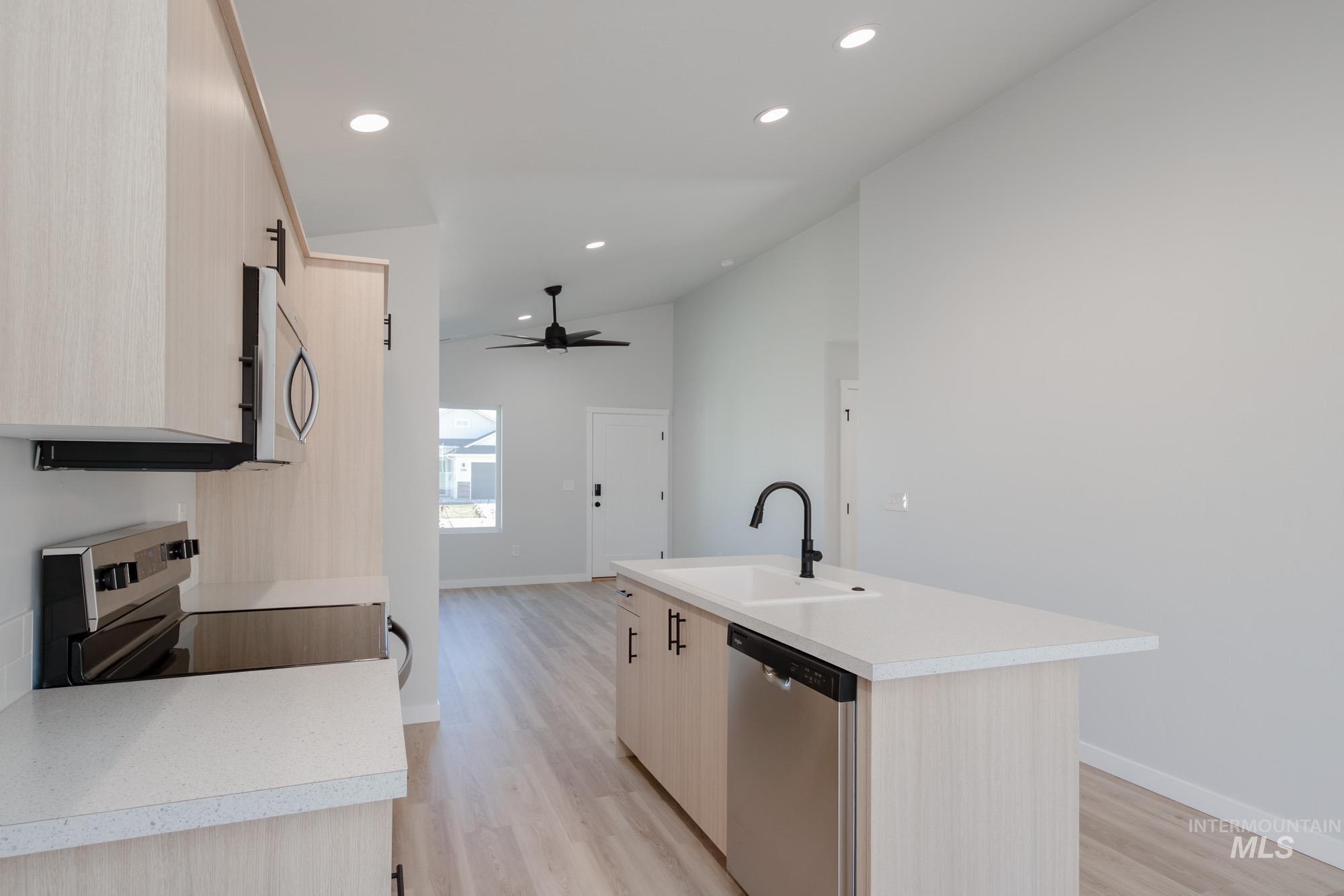 347 N Meadowsweet Ave, Kuna, Idaho 83634, 3 Bedrooms, 2 Bathrooms, Residential For Sale, Price $379,990,MLS 98967508