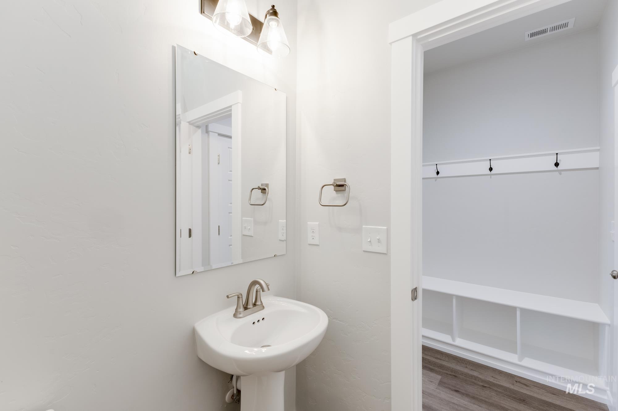 903 N Mirror Creek Way, Meridian, Idaho 83642, 4 Bedrooms, 2.5 Bathrooms, Residential For Sale, Price $504,990, 98967509