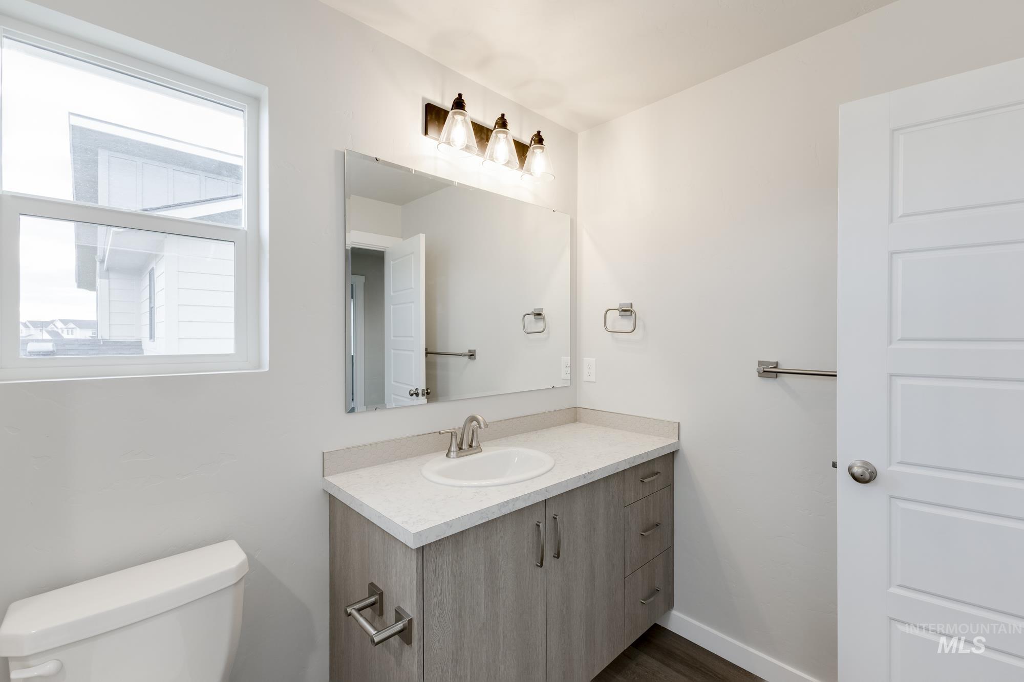 903 N Mirror Creek Way, Meridian, Idaho 83642, 4 Bedrooms, 2.5 Bathrooms, Residential For Sale, Price $509,990,MLS 98967509