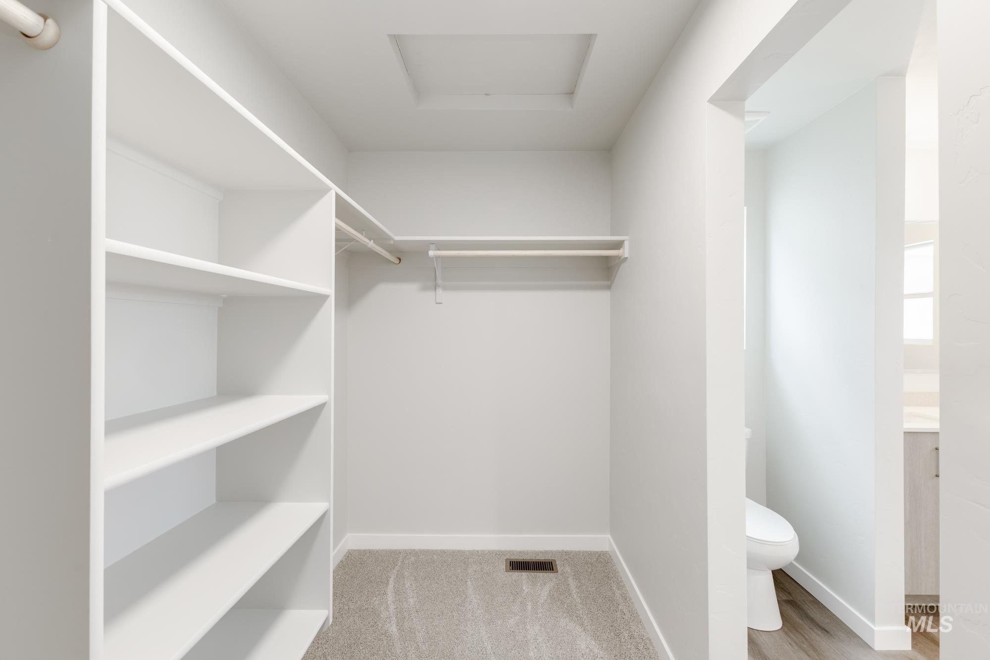 903 N Mirror Creek Way, Meridian, Idaho 83642, 4 Bedrooms, 2.5 Bathrooms, Residential For Sale, Price $509,990,MLS 98967509