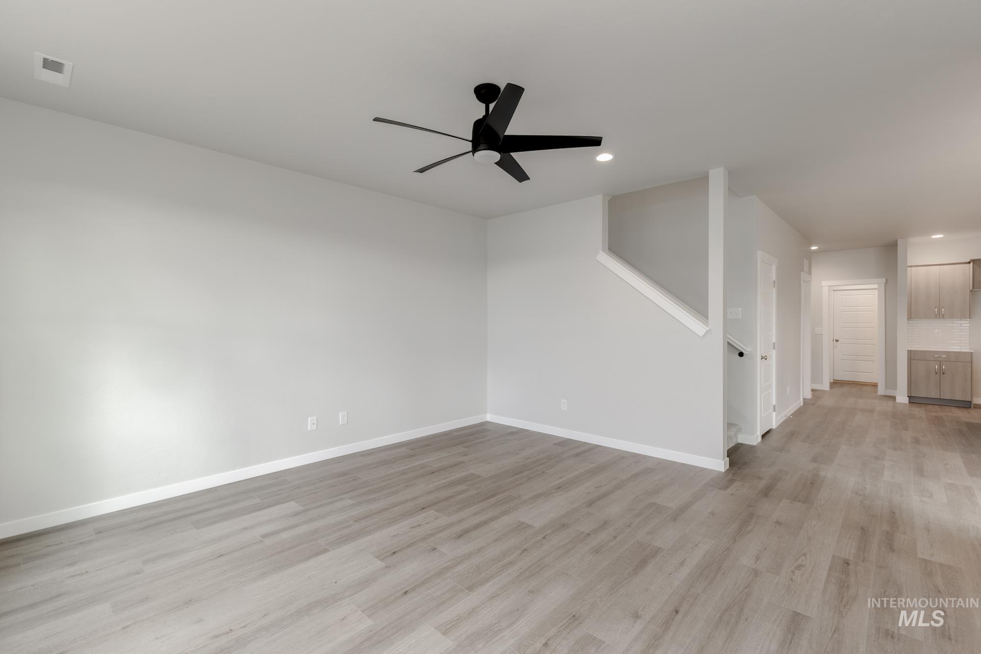 903 N Mirror Creek Way, Meridian, Idaho 83642, 4 Bedrooms, 2.5 Bathrooms, Residential For Sale, Price $509,990,MLS 98967509