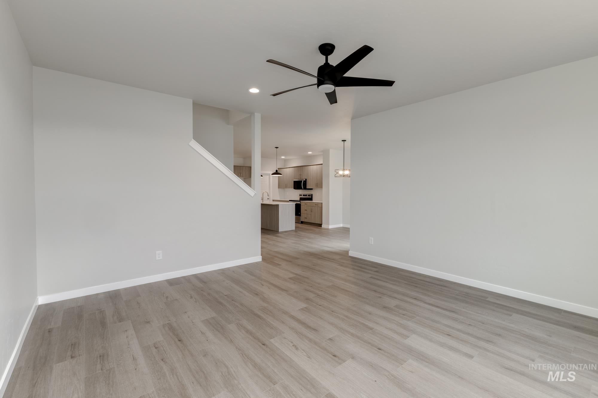 903 N Mirror Creek Way, Meridian, Idaho 83642, 4 Bedrooms, 2.5 Bathrooms, Residential For Sale, Price $509,990,MLS 98967509