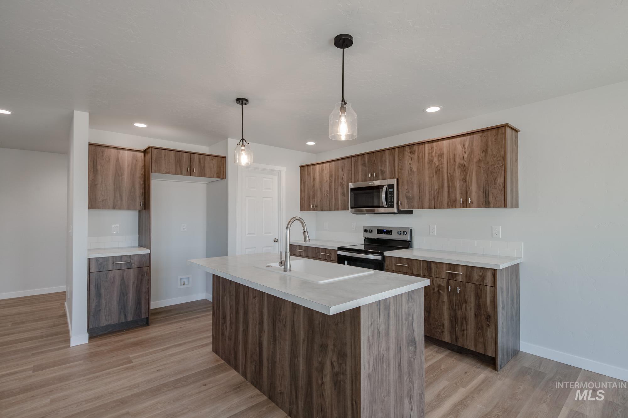 309 N Coltsfoot Ave, Kuna, Idaho 83634, 3 Bedrooms, 2.5 Bathrooms, Residential For Sale, Price $434,990,MLS 98967510