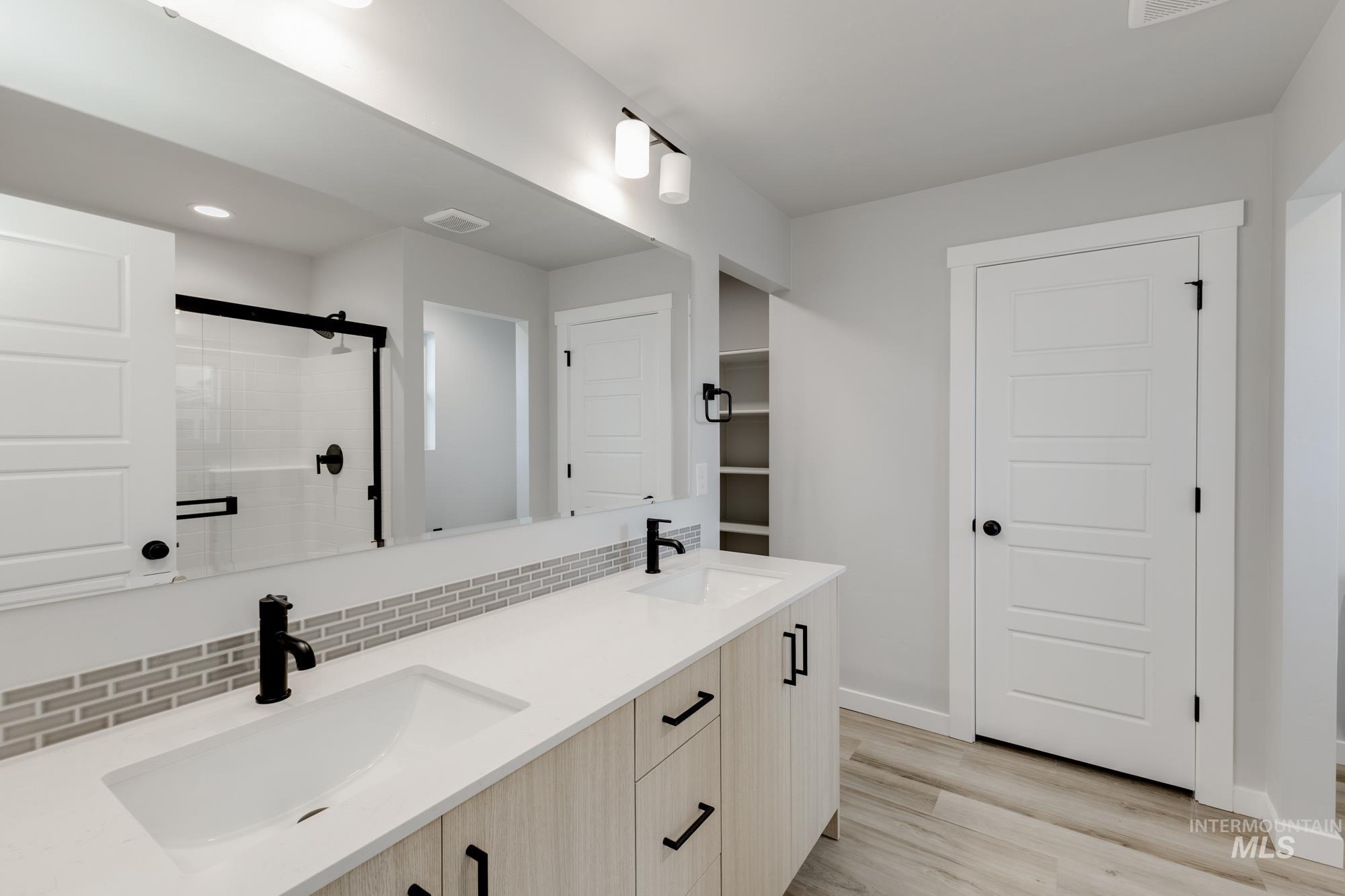 891 N Mirror Creek Way, Meridian, Idaho 83642, 3 Bedrooms, 2.5 Bathrooms, Residential For Sale, Price $464,990,MLS 98967511