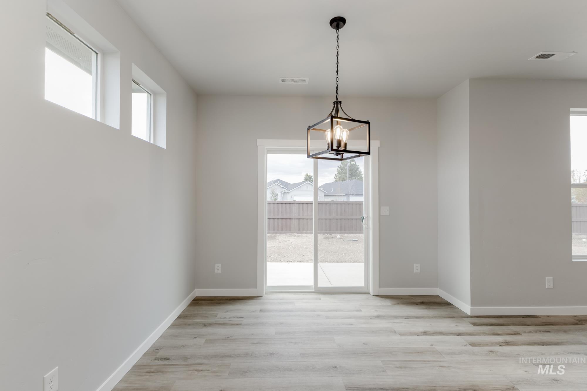 891 N Mirror Creek Way, Meridian, Idaho 83642, 3 Bedrooms, 2.5 Bathrooms, Residential For Sale, Price $464,990,MLS 98967511