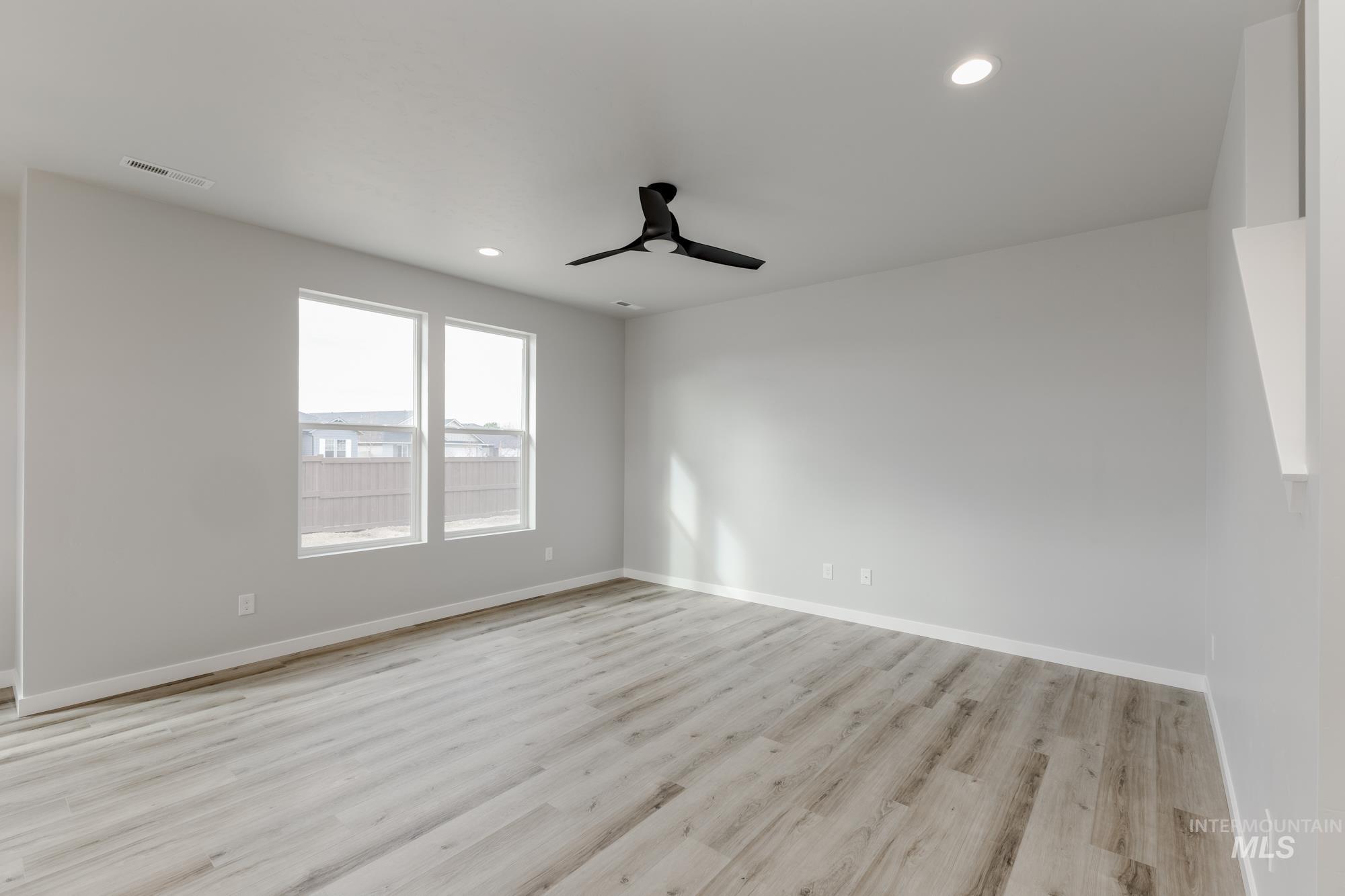 891 N Mirror Creek Way, Meridian, Idaho 83642, 3 Bedrooms, 2.5 Bathrooms, Residential For Sale, Price $464,990,MLS 98967511