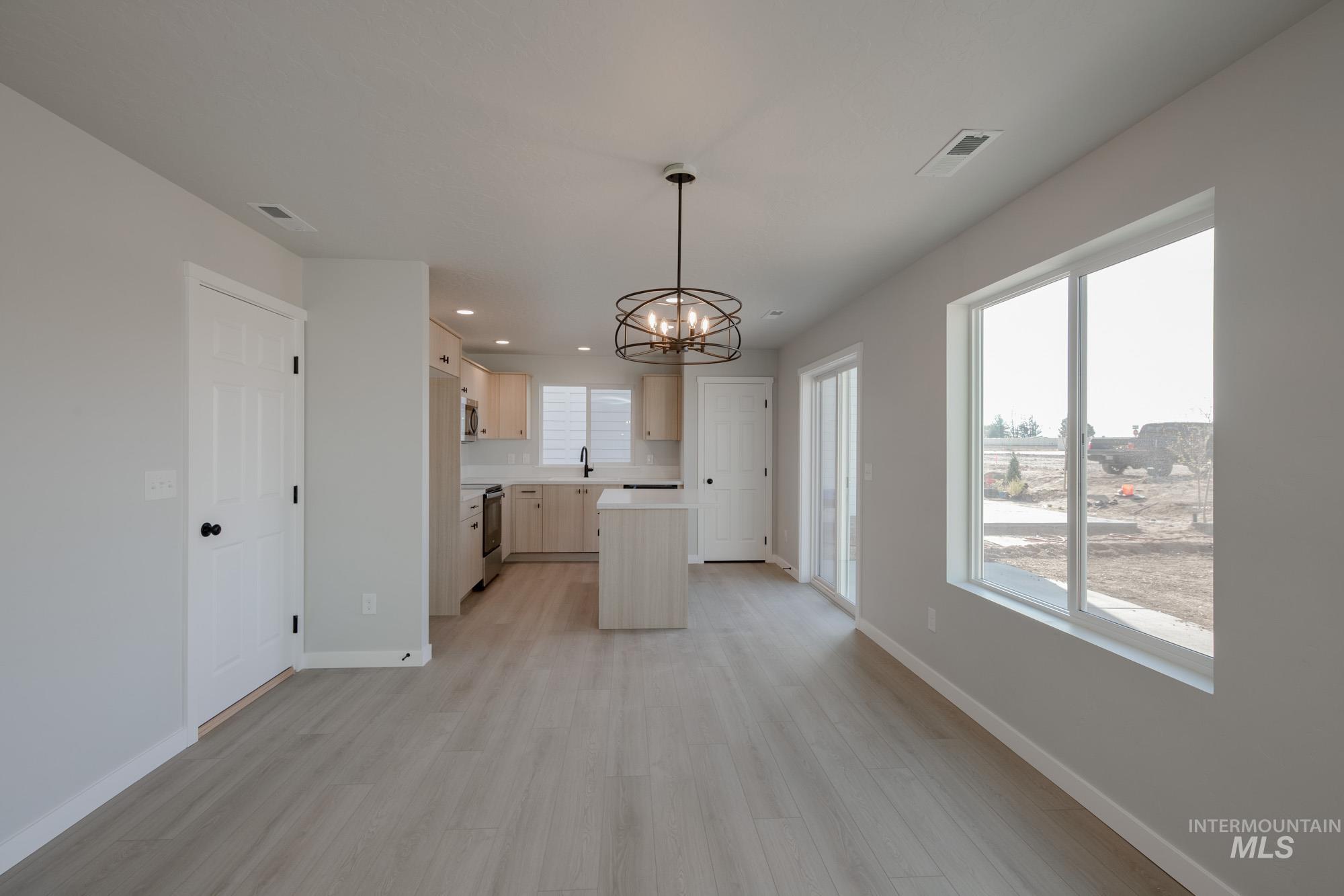 295 N Coltsfoot Ave, Kuna, Idaho 83634, 4 Bedrooms, 2.5 Bathrooms, Residential For Sale, Price $429,990,MLS 98967512