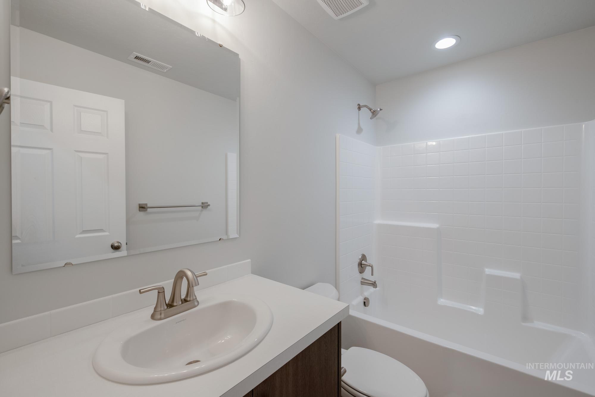 345 N Cranesbill Ave, Kuna, Idaho 83634, 3 Bedrooms, 2 Bathrooms, Residential For Sale, Price $400,990,MLS 98967513