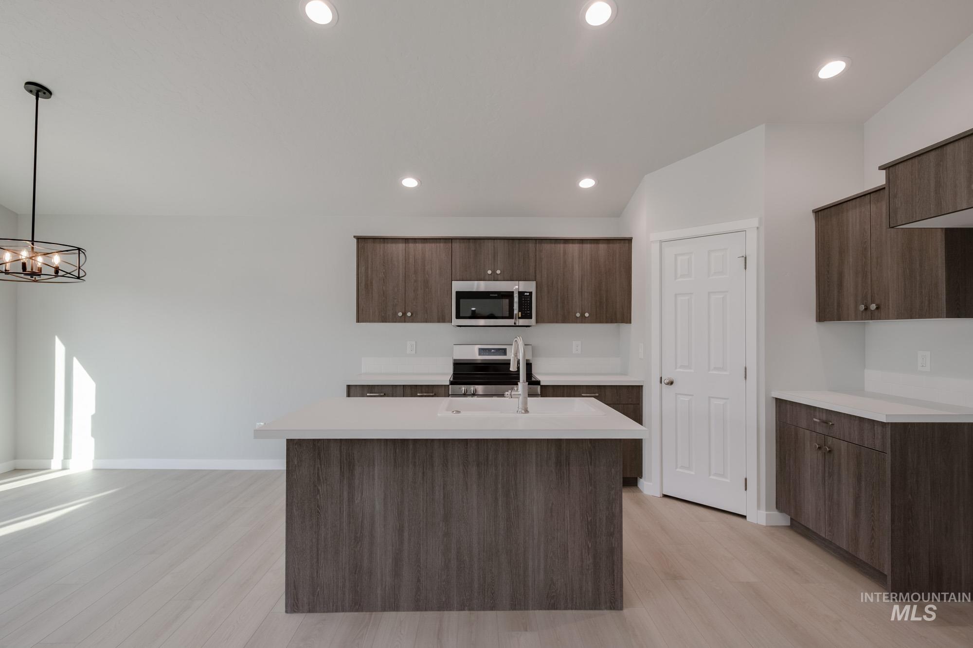 345 N Cranesbill Ave, Kuna, Idaho 83634, 3 Bedrooms, 2 Bathrooms, Residential For Sale, Price $400,990,MLS 98967513