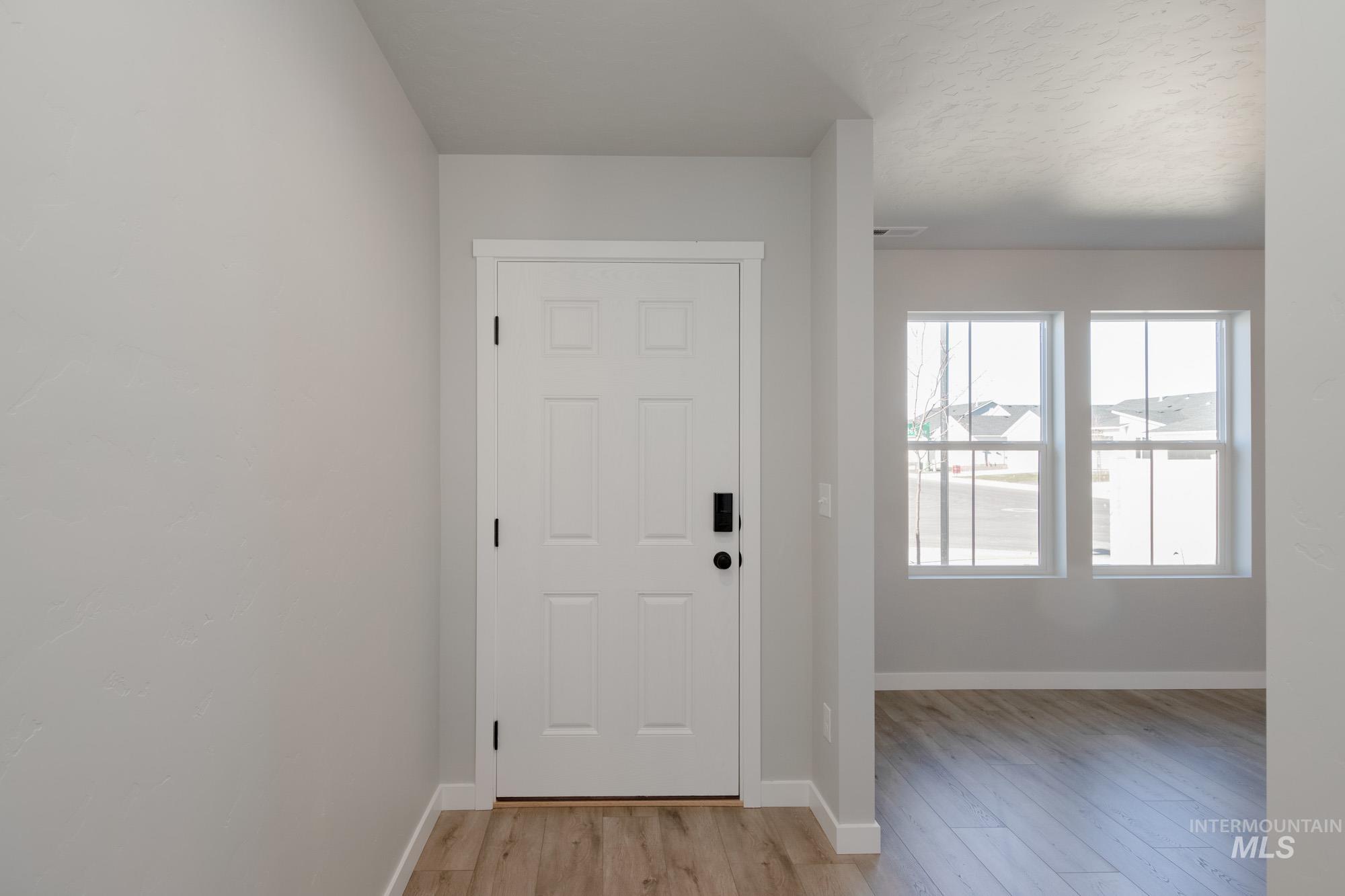 348 N Meadowsweet Ave, Kuna, Idaho 83634, 3 Bedrooms, 2 Bathrooms, Residential For Sale, Price $394,990,MLS 98967515